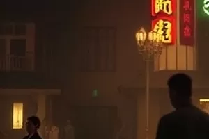 四十次日落电影封面，天台边并肩看日落的两个背影